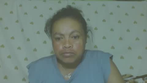 Snapshot of carinesexy69 chatting on June 1, 11:39 pm carinesexy69 online show from June 1, 11:39 pm
