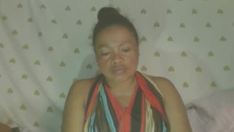 Snapshot of carinesexy69 chatting on June 5, 10:54 am carinesexy69 online show from June 5, 10:54 am