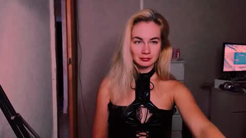 Carin online show from September 16, 8:43 pm