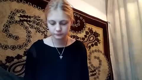 Snapshot of carissaalderson chatting on May 21, 2:18 am Kira online show from May 21, 2:18 am