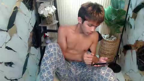CARL online show from April 27, 11:08 am