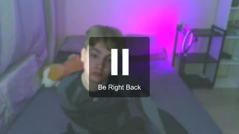 Snapshot of carl_kvirrr chatting on December 17, 4:21 pm Carl online show from December 17, 4:21 pm