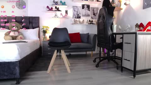 Snapshot of carlajohnson__ chatting on December 5, 1:14 am Carla independent model online show from December 5, 1:14 am