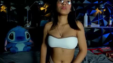 Snapshot of carlamarrinson chatting on December 15, 2:05 am carlamarrinson online show from December 15, 2:05 am