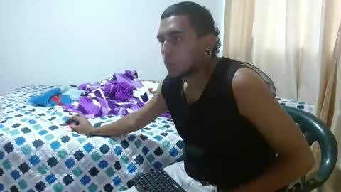 Snapshot of carlandelli1 chatting on November 13, 10:30 pm carlandelli1 online show from November 13, 10:30 pm