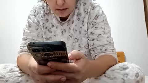 Snapshot of carlasweet00 chatting on December 5, 6:22 am carlasweet00 online show from December 5, 6:22 am