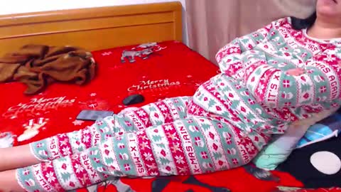 Snapshot of carlasweet00 chatting on December 15, 3:11 am carlasweet00 online show from December 15, 3:11 am