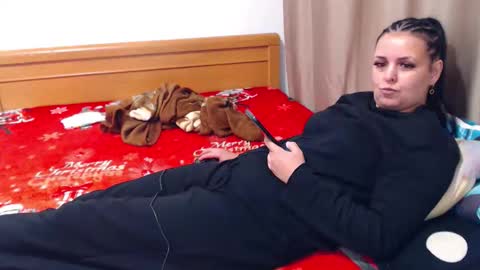 Snapshot of carlasweet00 chatting on December 18, 1:44 am carlasweet00 online show from December 18, 1:44 am