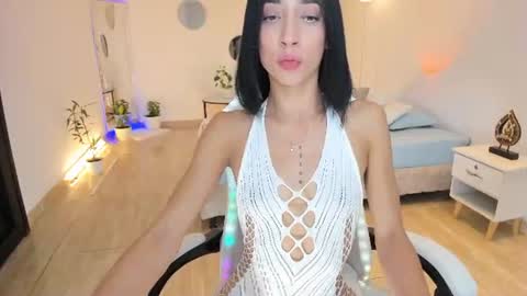Snapshot of carleewinter chatting on June 22, 11:02 pm Alejandra online show from June 22, 11:02 pm