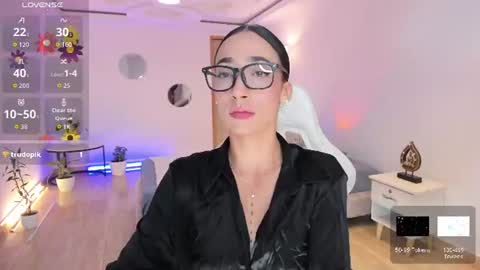 Snapshot of carleewinter chatting on July 18, 10:46 pm Alejandra online show from July 18, 10:46 pm