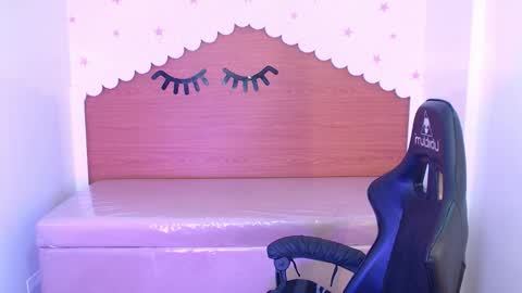 Snapshot of carlie_mayer chatting on October 30, 3:30 am CARLYE online show from October 30, 3:30 am