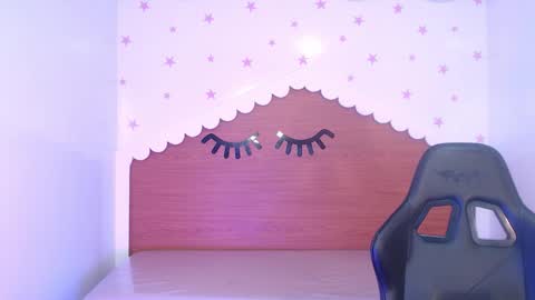 Snapshot of carlie_mayer chatting on November 26, 3:29 am CARLYE online show from November 26, 3:29 am