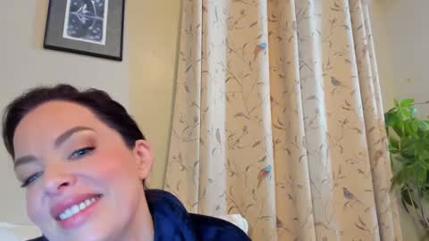 Snapshot of carliescott_meow chatting on January 4, 1:10 am Carlie online show from January 4, 1:10 am