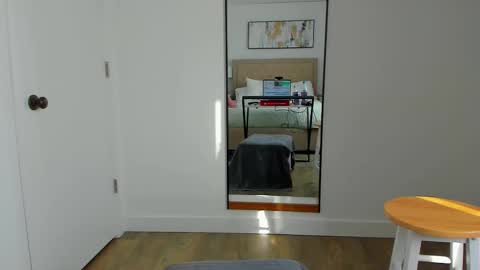 Snapshot of carliescott_meow chatting on March 3, 11:56 pm Carlie online show from March 3, 11:56 pm