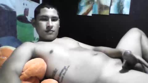 carlos221230807825 online show from May 18, 7:58 am