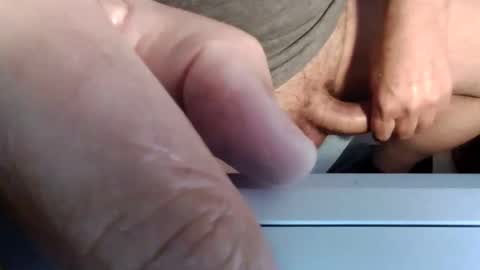 carlos770193 online show from April 10, 3:39 pm