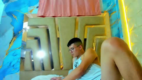 carlos_vegaa online show from April 18, 7:07 pm