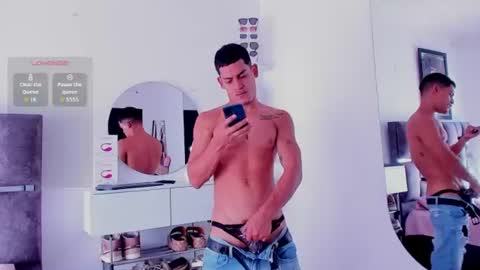 Snapshot of carloshero69 chatting on July 15, 8:14 pm carloshero69 online show from July 15, 8:14 pm
