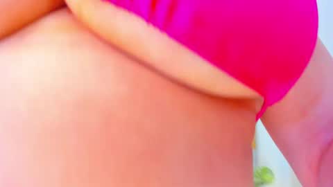 Snapshot of carlota_peach chatting on January 19, 9:01 am Andrea online show from January 19, 9:01 am