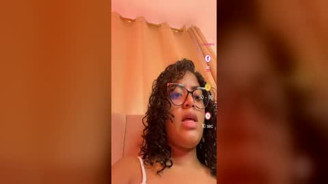 Littlecarly  online show from August 4, 11:18 pm