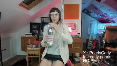 Carly Pearls online show from July 19, 2:04 am