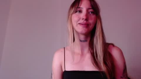 carmennrusso online show from August 1, 6:40 pm