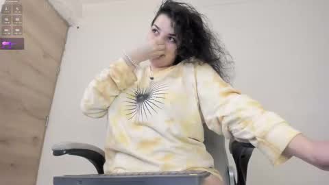 Snapshot of carmesix__ chatting on December 4, 11:30 am carmesix__ online show from December 4, 11:30 am