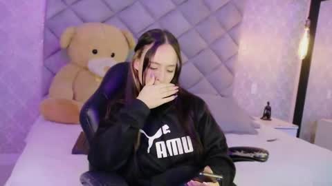 Snapshot of caro_adams1 chatting on November 21, 11:31 am caro_adams1 online show from November 21, 11:31 am