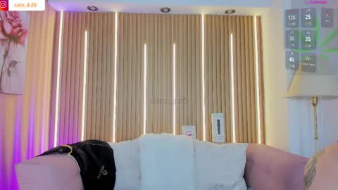 Snapshot of caro_fisher chatting on June 1, 1:13 pm Caro Fisher online show from June 1, 1:13 pm