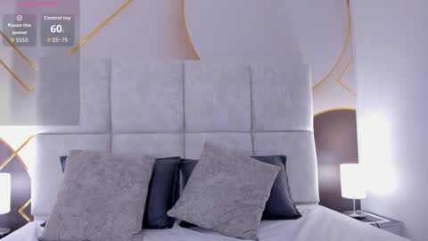 caro_giraldo_ online show from February 9, 8:02 pm