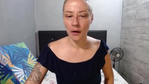 Snapshot of caro_milf_ chatting on September 11, 7:03 pm Caro milf online show from September 11, 7:03 pm