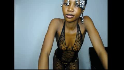 Snapshot of carobaby8 chatting on May 16, 5:04 am caroline online show from May 16, 5:04 am