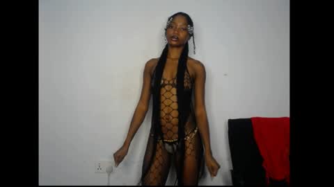 Snapshot of carobaby8 chatting on May 23, 4:18 am caroline online show from May 23, 4:18 am
