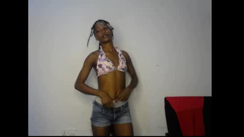 Snapshot of carobaby8 chatting on May 24, 4:06 am caroline online show from May 24, 4:06 am