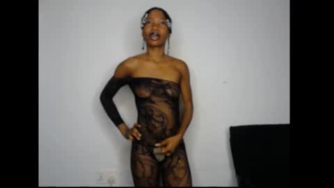 Snapshot of carobaby8 chatting on June 9, 4:02 am caroline online show from June 9, 4:02 am