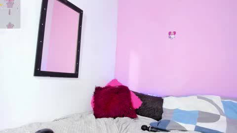 Snapshot of carol100597 chatting on December 11, 9:23 pm karol online show from December 11, 9:23 pm