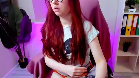 Snapshot of carol_carmen chatting on November 16, 8:31 am Carol online show from November 16, 8:31 am