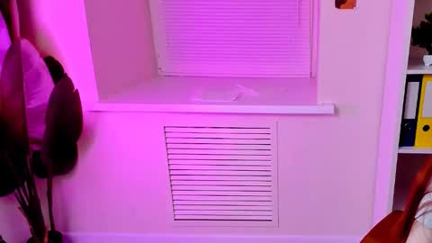 Snapshot of carol_carmen chatting on November 18, 8:41 am Carol online show from November 18, 8:41 am