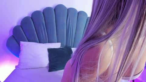 Carolain online show from September 26, 1:15 pm