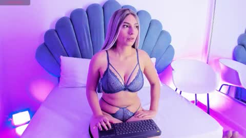 Carolain online show from October 4, 12:14 pm