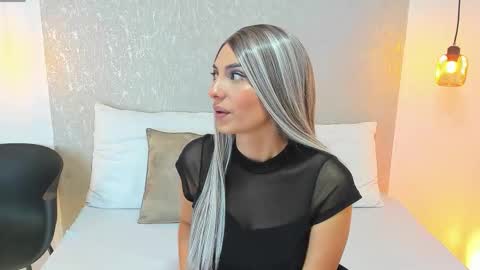 Carolain online show from December 4, 3:10 pm