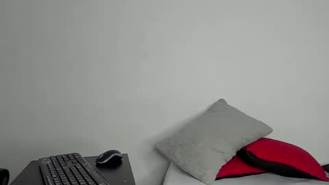 Snapshot of carolay759687 chatting on January 17, 10:00 am carolay759687 online show from January 17, 10:00 am