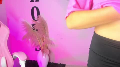 Snapshot of carolay759687 chatting on February 22, 4:18 am carolay759687 online show from February 22, 4:18 am