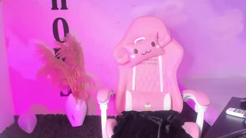 Snapshot of carolay759687 chatting on February 22, 7:23 am carolay759687 online show from February 22, 7:23 am