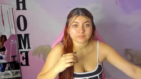 Snapshot of carolay759687 chatting on February 26, 3:32 am carolay759687 online show from February 26, 3:32 am