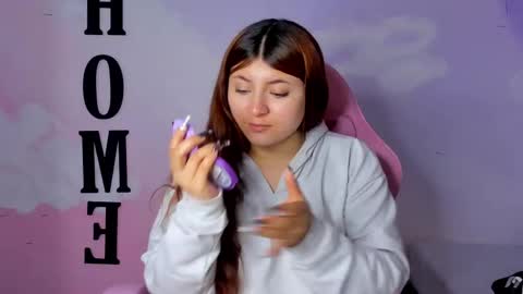 Snapshot of carolay759687 chatting on February 27, 2:32 am carolay759687 online show from February 27, 2:32 am