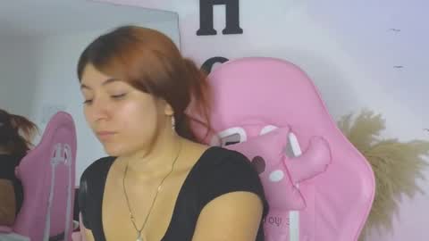 Snapshot of carolay759687 chatting on March 10, 5:00 am carolay759687 online show from March 10, 5:00 am