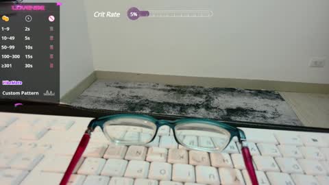 Snapshot of carolblonde chatting on February 1, 5:49 am Char online show from February 1, 5:49 am