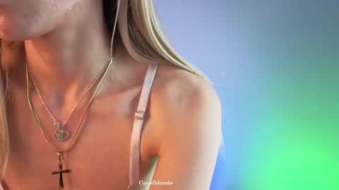 Snapshot of carolblonde chatting on October 22, 5:19 am Char online show from October 22, 5:19 am