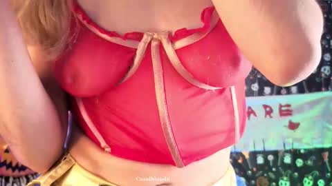 Snapshot of carolblonde chatting on October 31, 6:47 am Char online show from October 31, 6:47 am